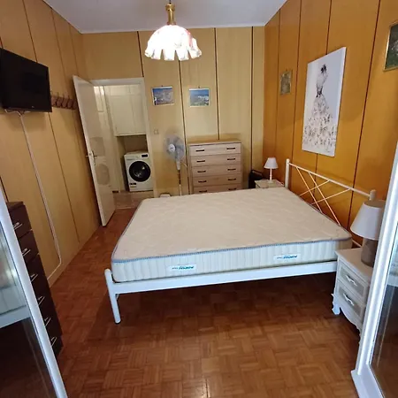 Cozy Dhílesi